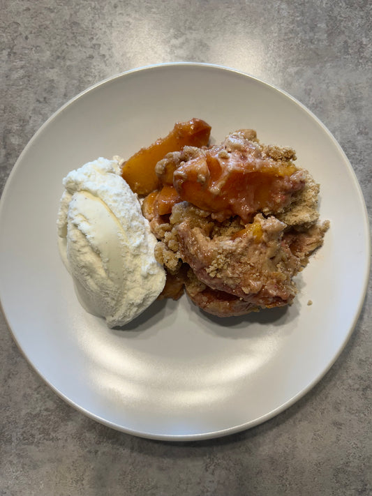 Maple Peach Crisp with a Crunchy Oat Topping: A Sweet and Nutritious Dessert